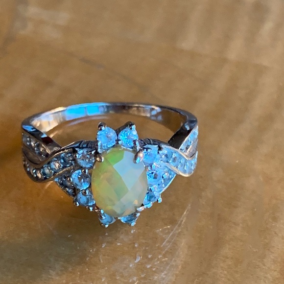 Silver ring - Picture 1 of 8